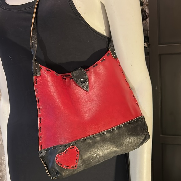 # 105 Red and Black leather bag - Picture 3 of 11